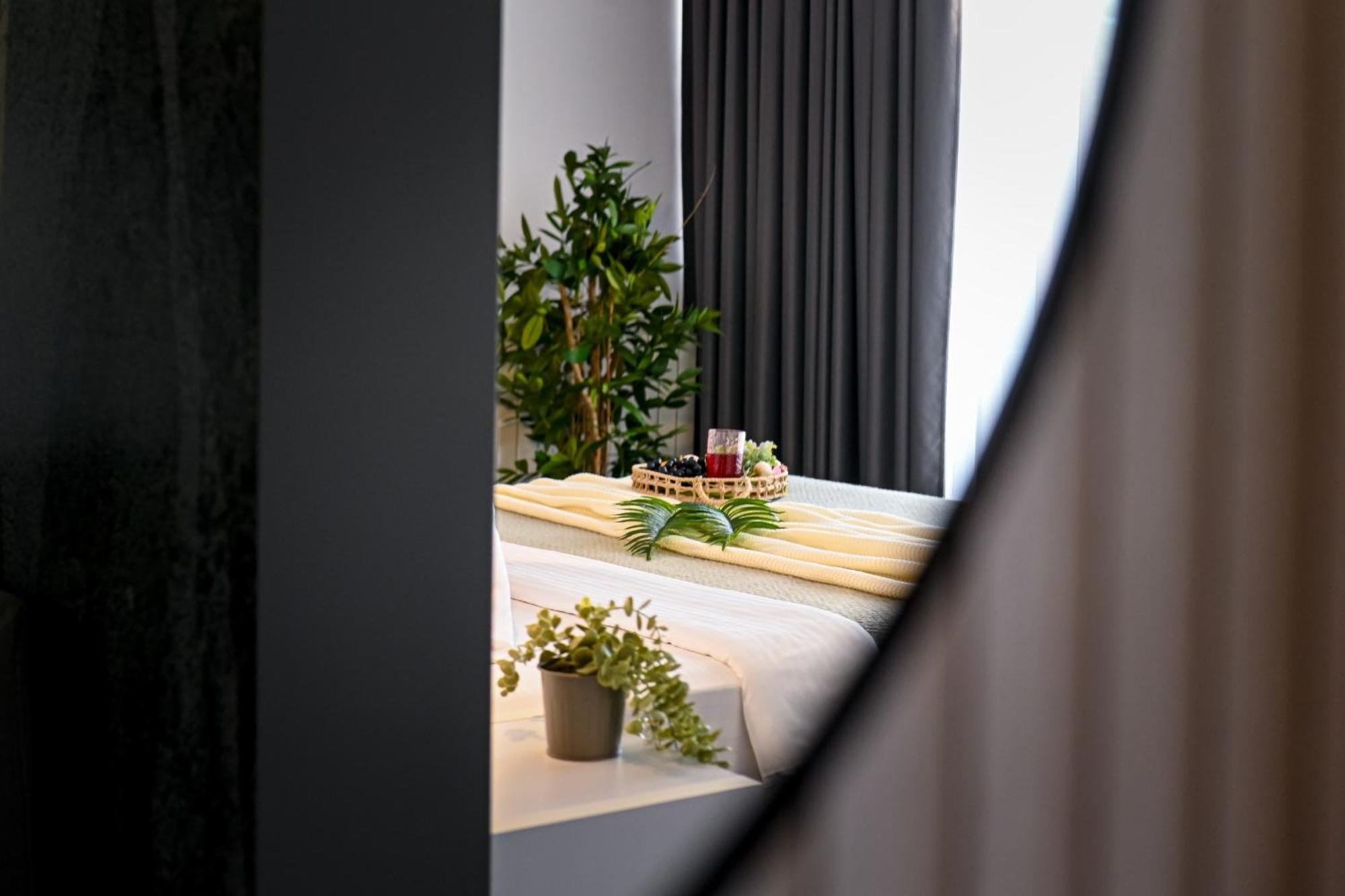Urban Elegance - Stylish Central Accommodation บูคาเรสต์ ห้อง รูปภาพ
