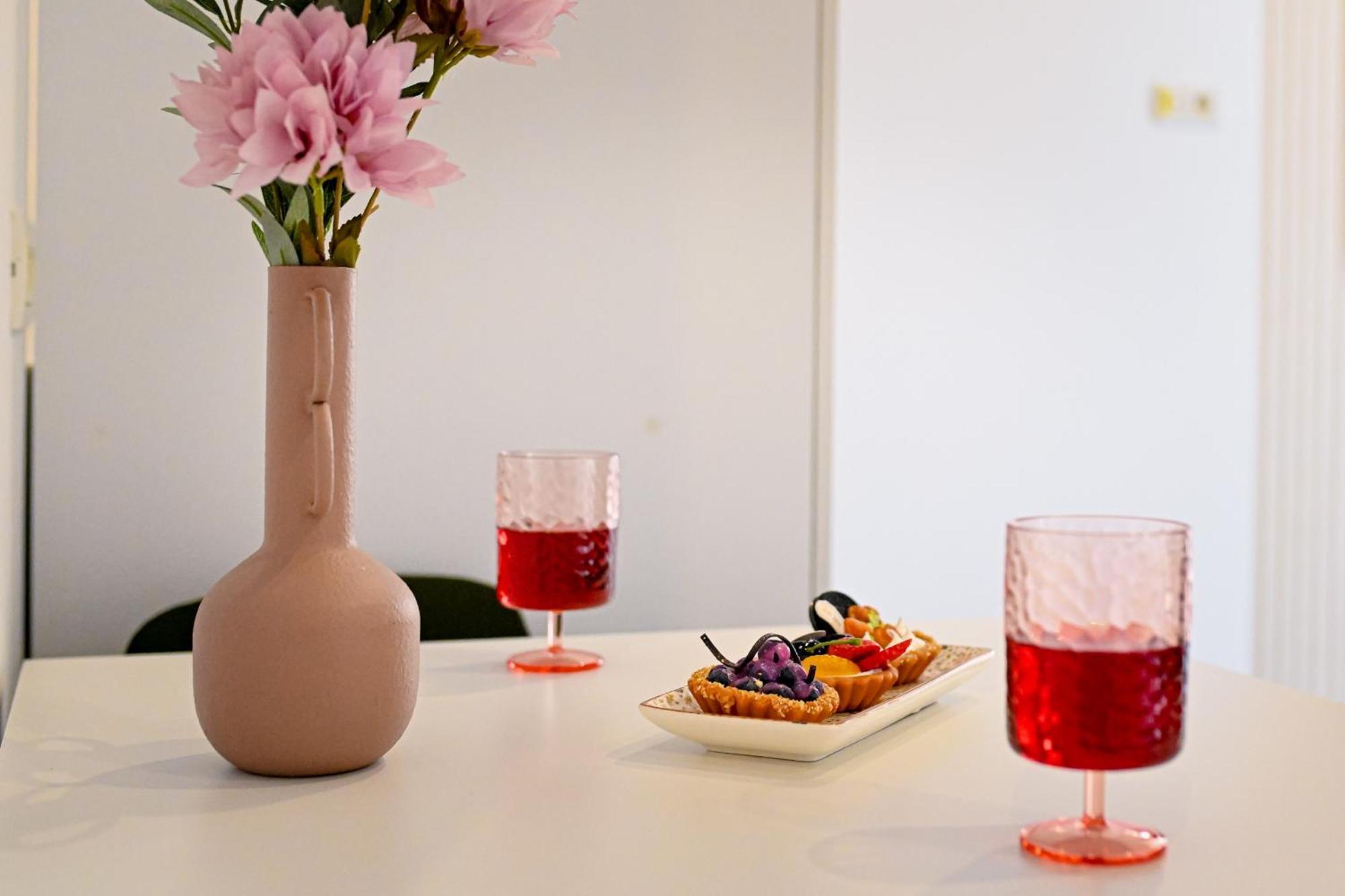 Urban Elegance - Stylish Central Accommodation บูคาเรสต์ ห้อง รูปภาพ