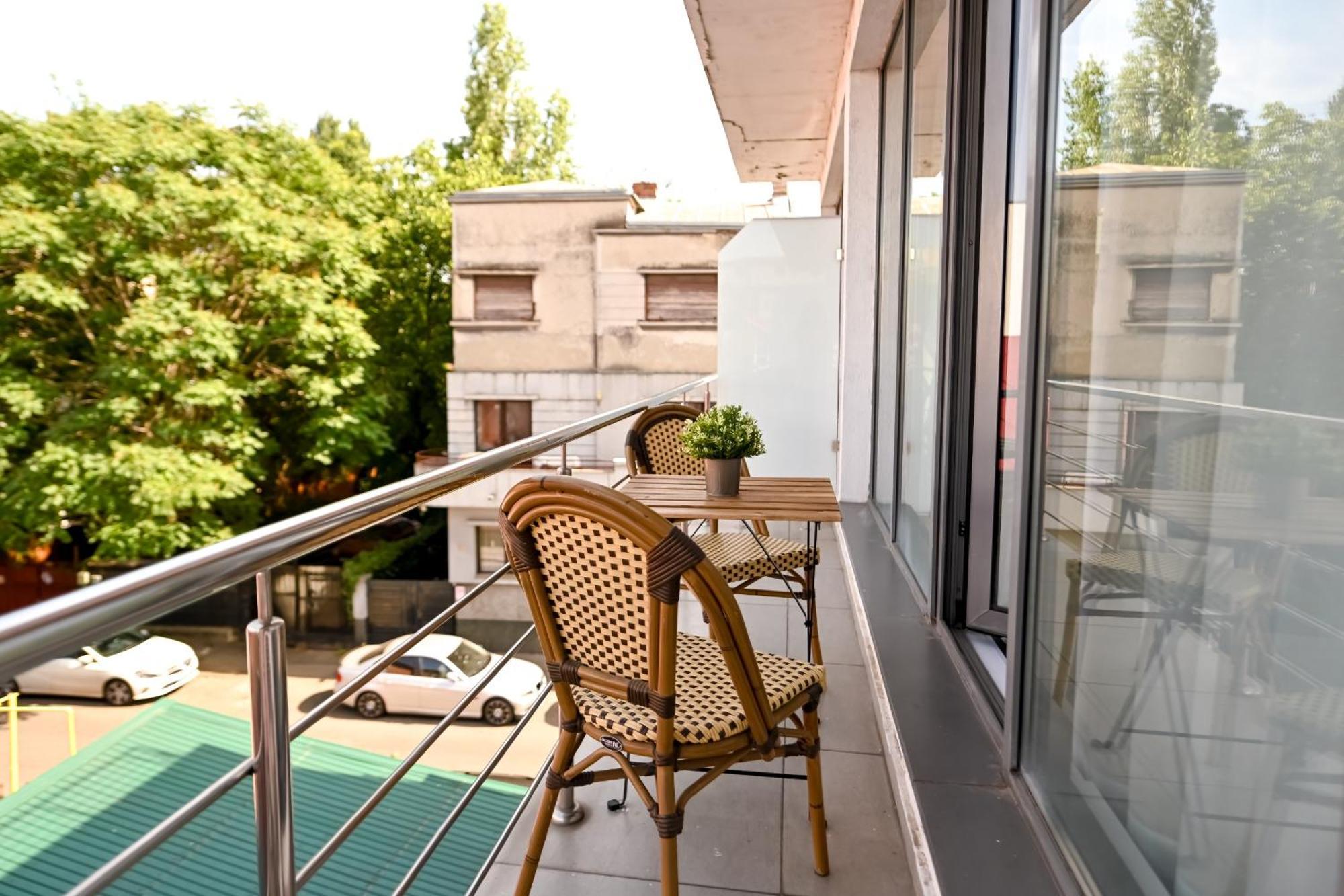 Urban Elegance - Stylish Central Accommodation บูคาเรสต์ ภายนอก รูปภาพ
