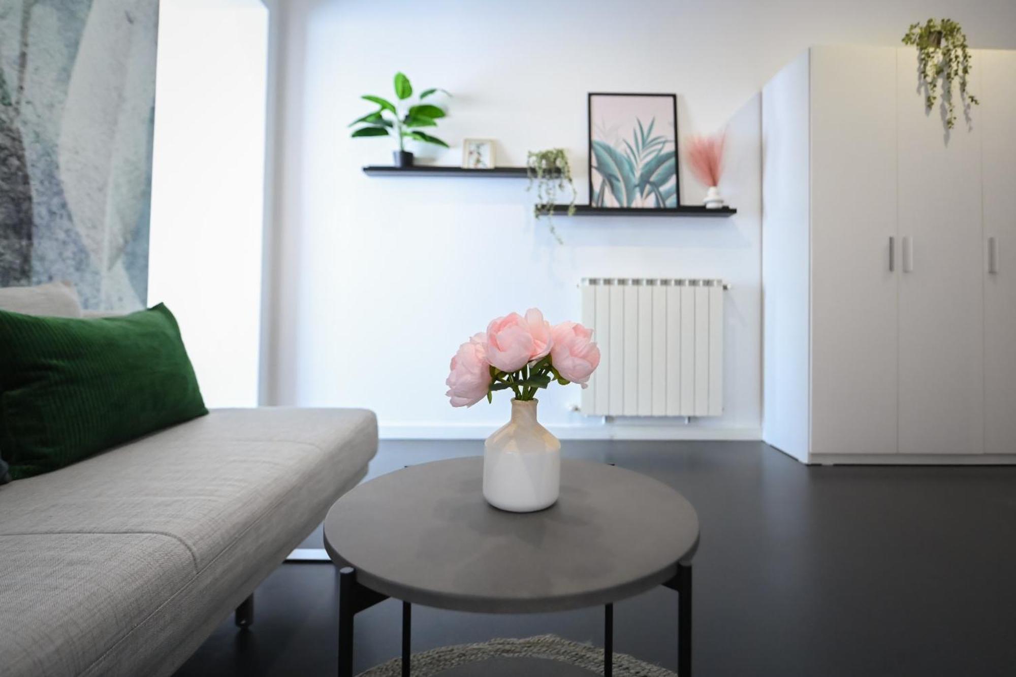 Urban Elegance - Stylish Central Accommodation บูคาเรสต์ ห้อง รูปภาพ